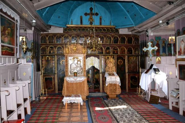 interior biserica Conţeşti